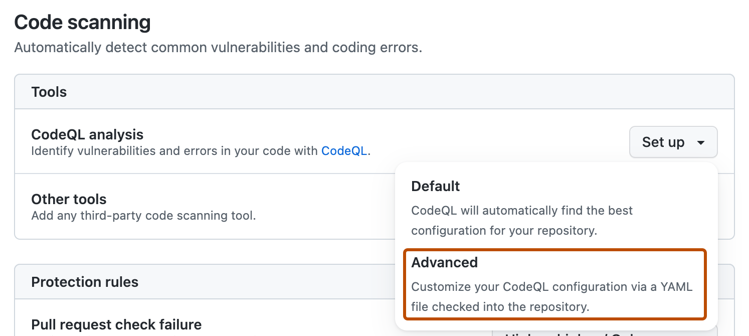 Screenshot: Abschnitt „Code scanning“ der Einstellungen für Codesicherheit und -analyse. Die Schaltfläche „Erweiterte Einrichtung“ ist mit einem orangefarbenen Umriss hervorgehoben.